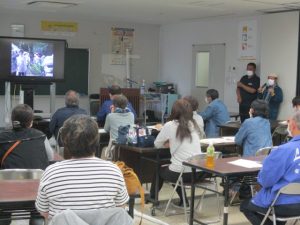 佐渡山講師による講義